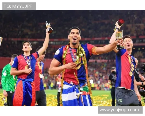 足球巨星揭秘心路历程 与球迷分享职业生涯的挑战与荣耀 足球巨星揭秘心路历程 与球迷分享职业生涯的挑战与荣耀