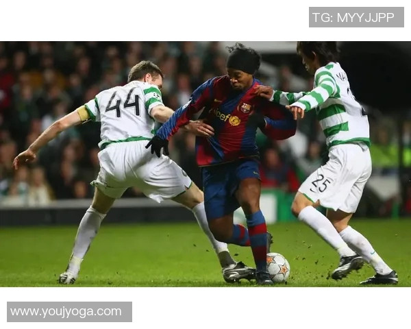 足球球星纷纷入驻抖音平台 展现个人魅力与球场精彩瞬间 足球球星纷纷入驻抖音平台 展现个人魅力与球场精彩瞬间